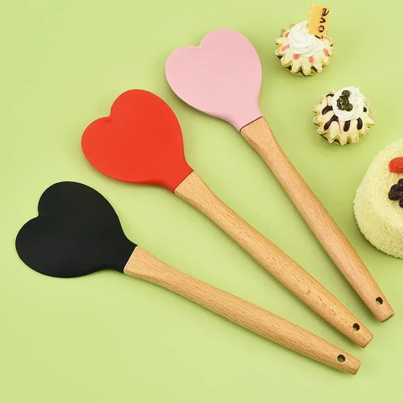 Hign-concerned Silicone Heart Spatula Set For Baking